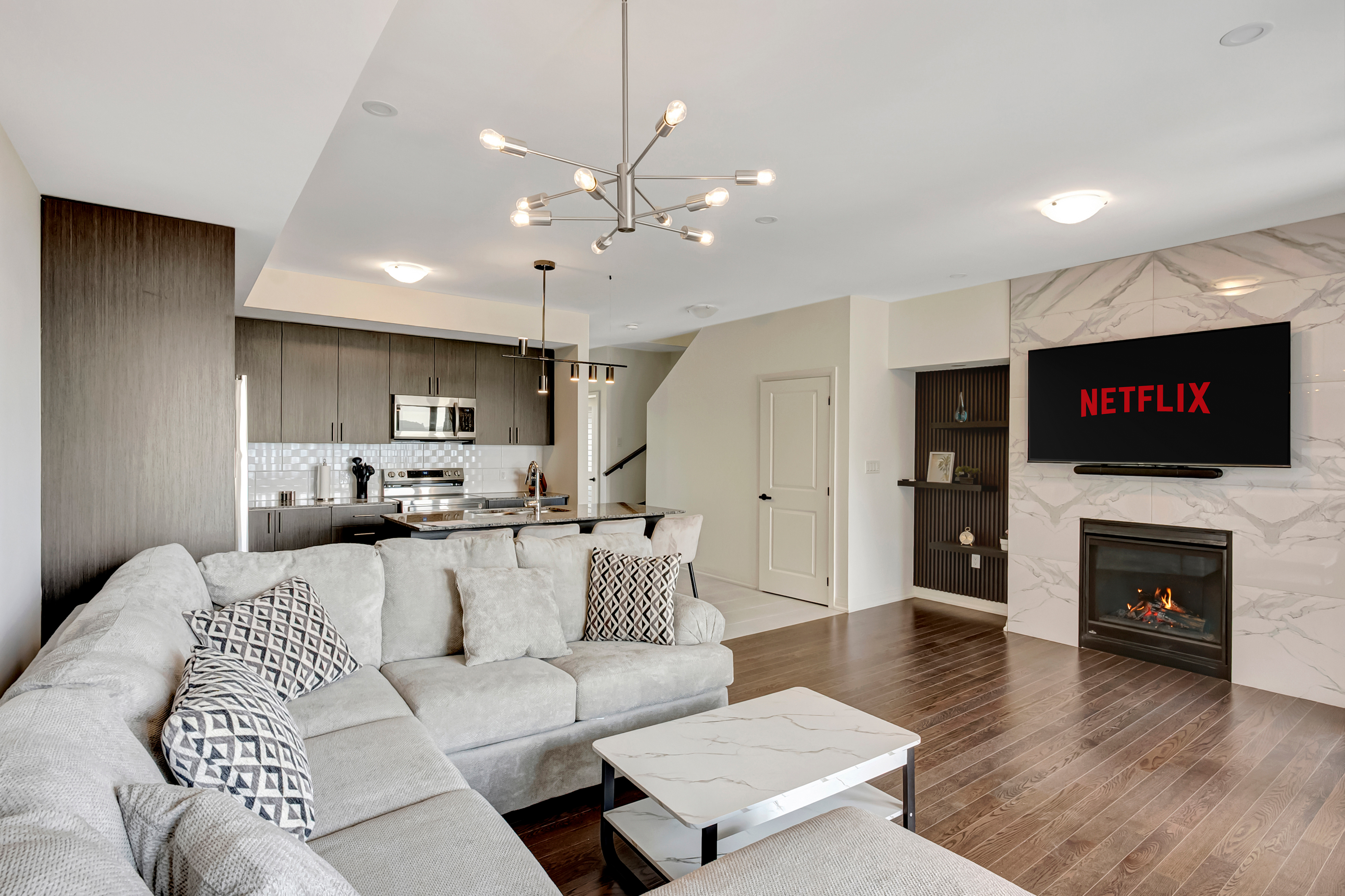 Waterfront 2 Bedroom Condo in Huntsville, ON – Near Deerhurst Resort & Peninsula Lake — cover shot